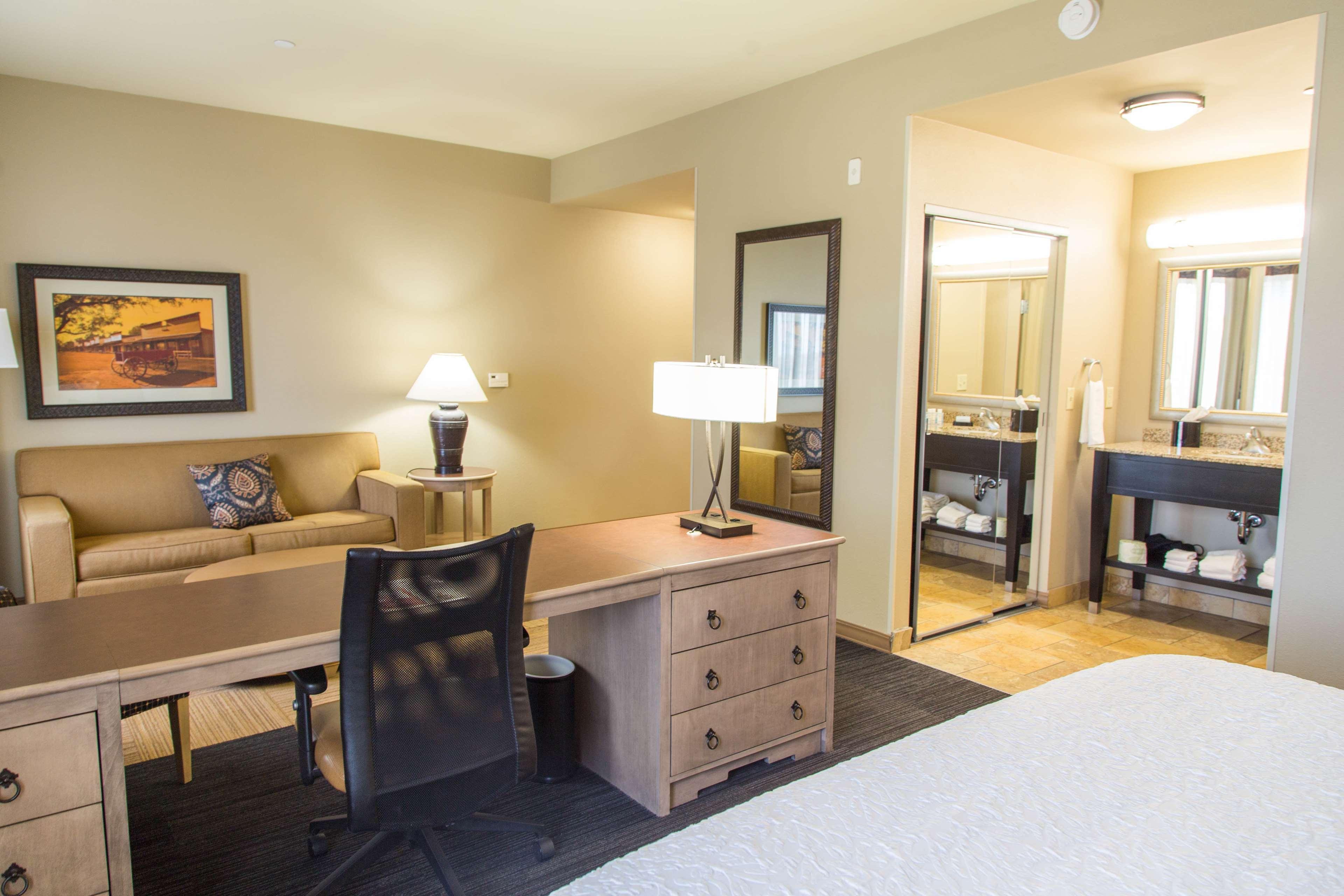 Hampton Inn & Suites Dodge City Boot Hill Casino Ngoại thất bức ảnh