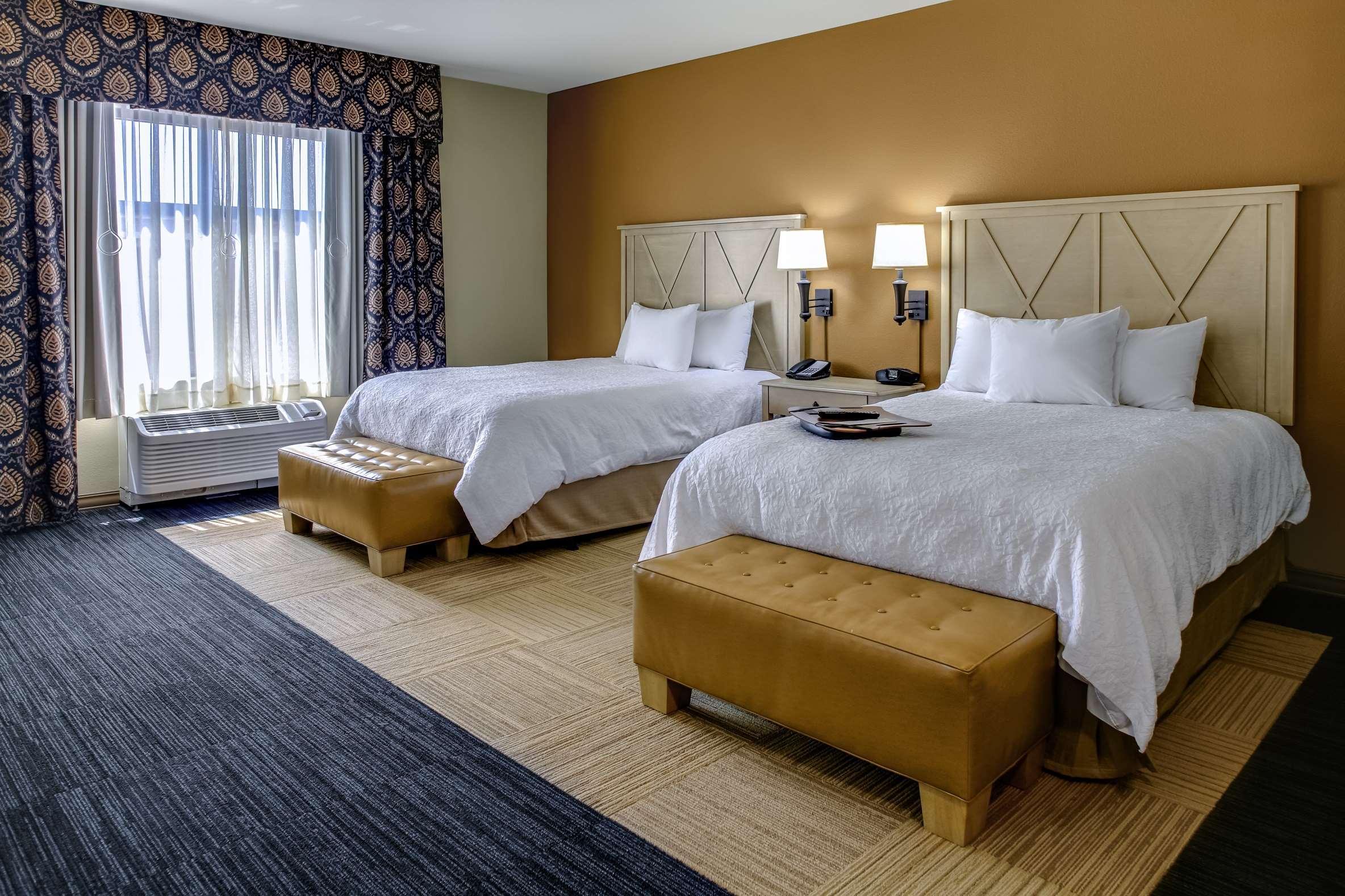 Hampton Inn & Suites Dodge City Boot Hill Casino Ngoại thất bức ảnh
