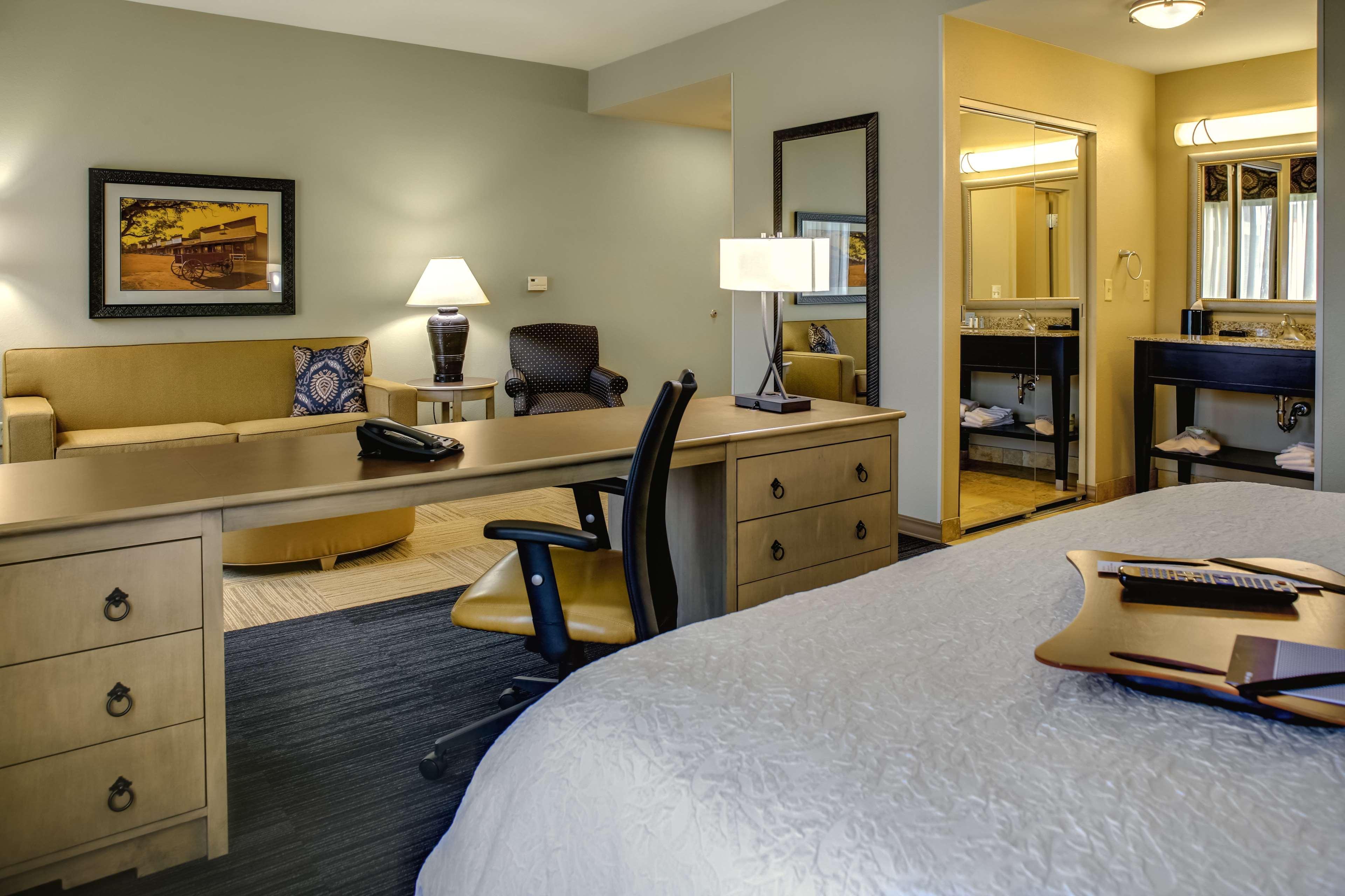 Hampton Inn & Suites Dodge City Boot Hill Casino Ngoại thất bức ảnh